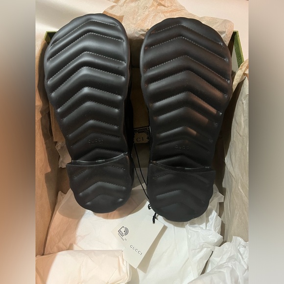 New GUCCI logo Thong Platform black rubber Sandals - Picture 2 of 12
